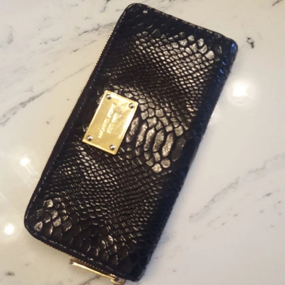 Michael Kors wallet